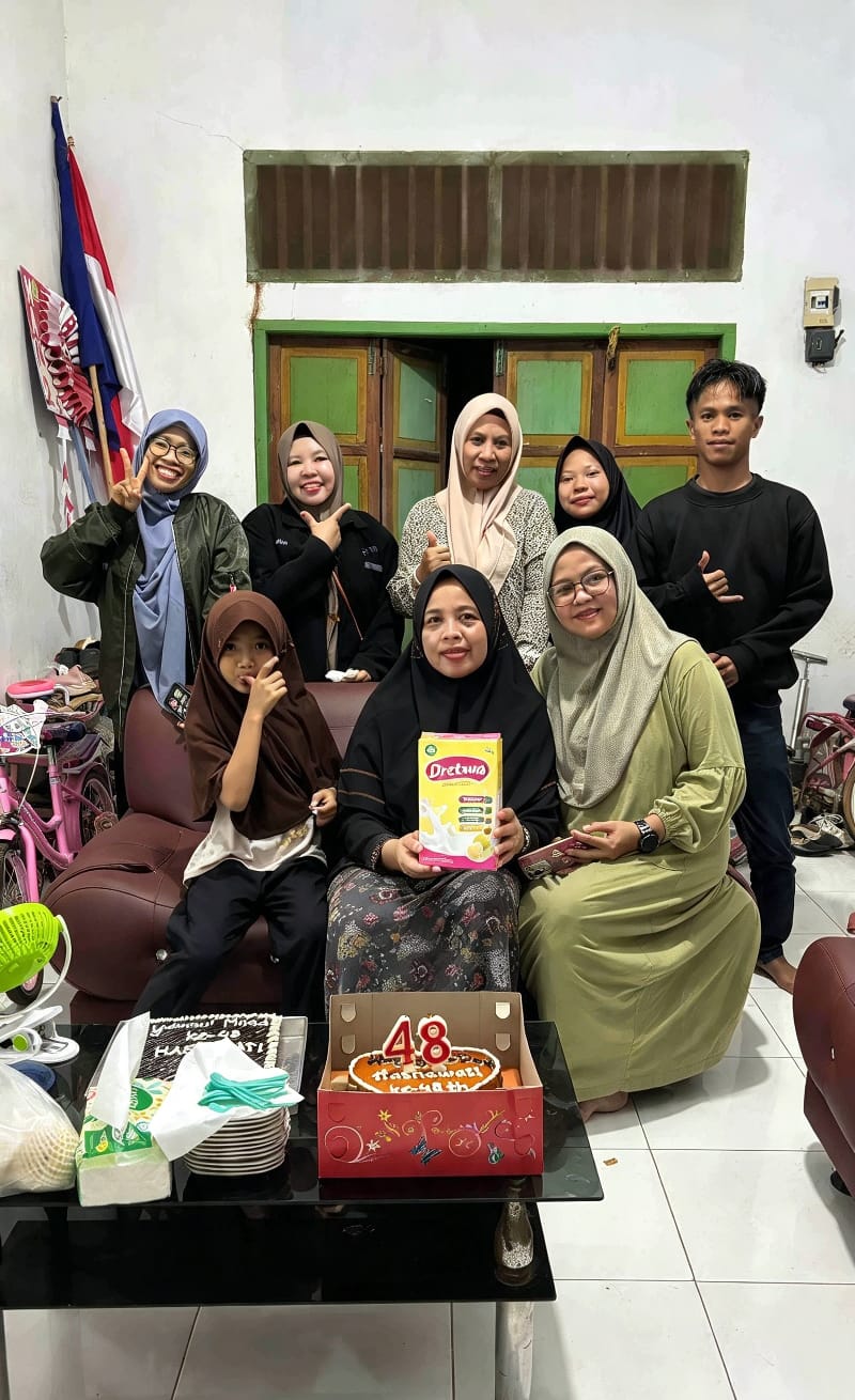 Momen kebersamaan Hasnawati